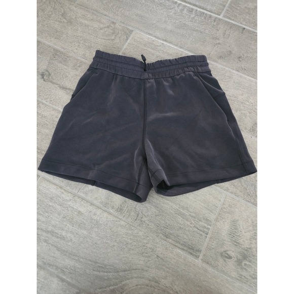 Lululemon Softstreme High Rise Short 4 in Athletic Running Womens Size 2 - Picture 1 of 6